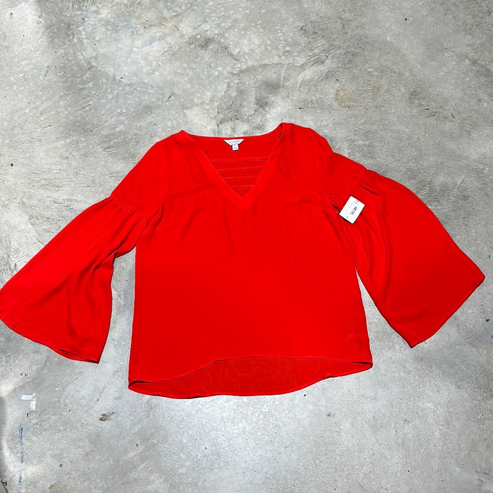 Red polyester top with flare sleeves / Size‎ XL / Belle Sky Brand